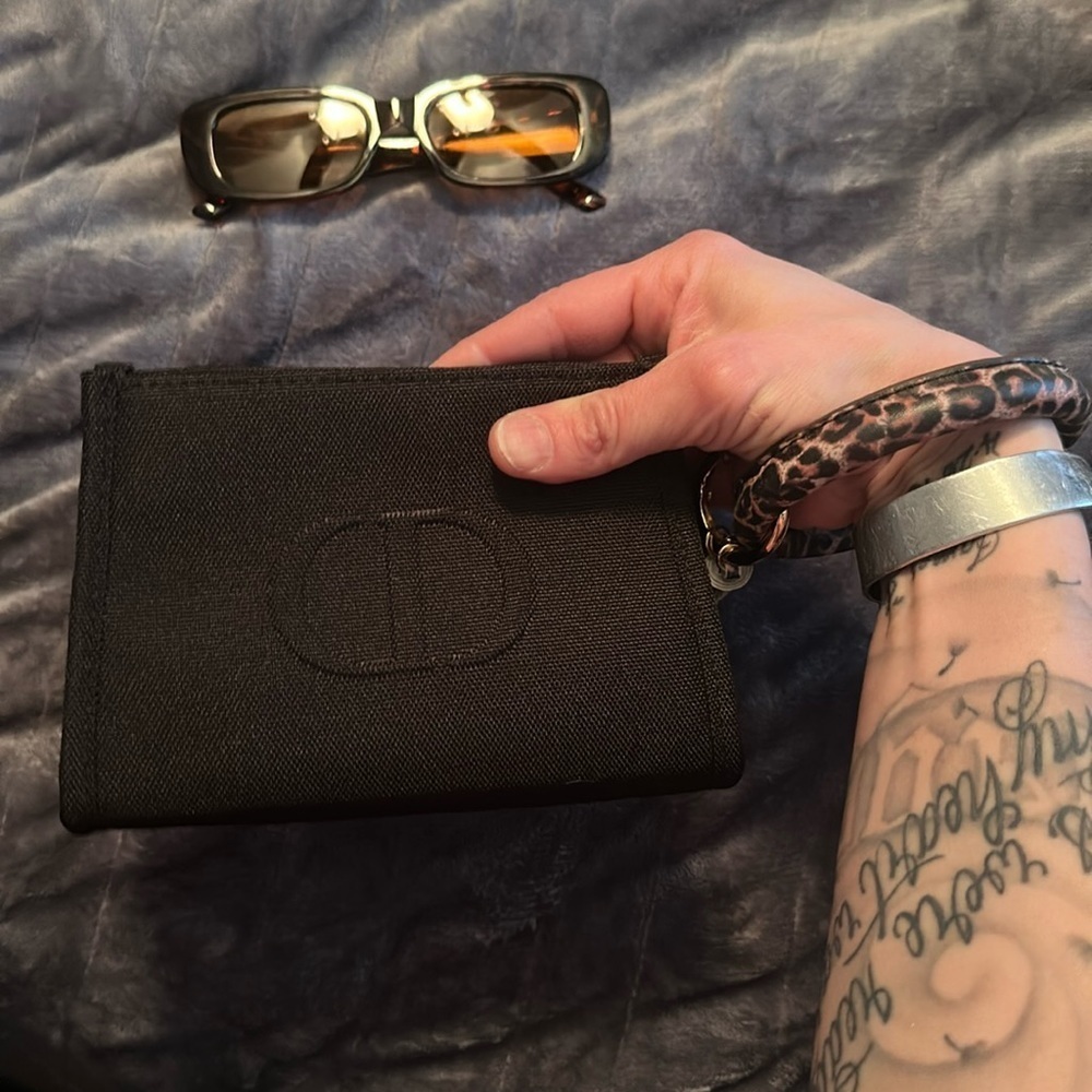 DIOR wristlet converted from beauty bag - Picture 7 of 7